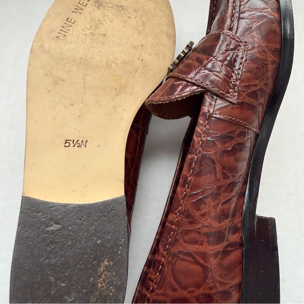 Nine West Brown Croc Embossed Leather Loafers Gold Crest Women’s 5.5 - Picture 12 of 12
